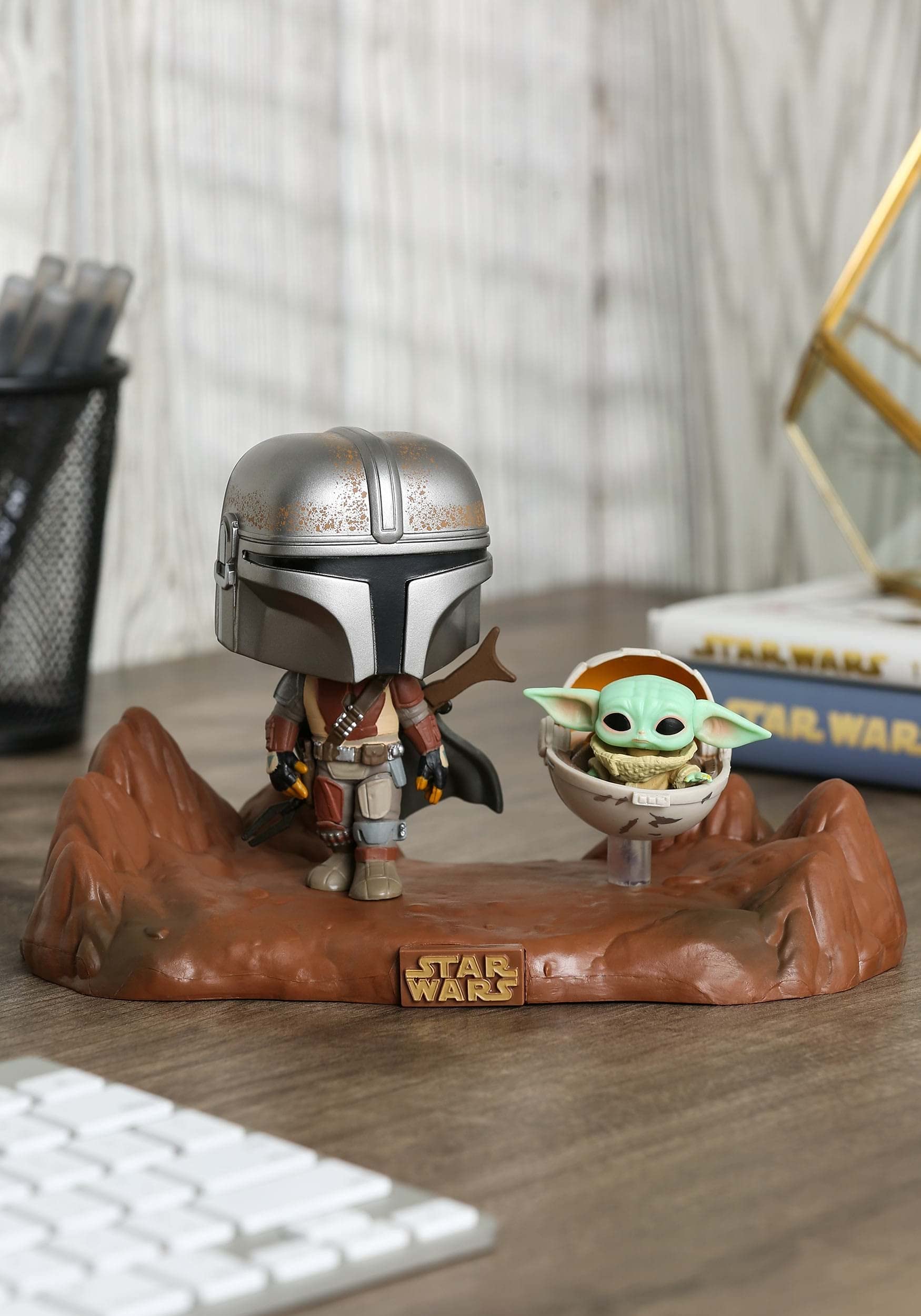 Amazon.com: Funko Pop! Star Wars Moment: The Mandalorian